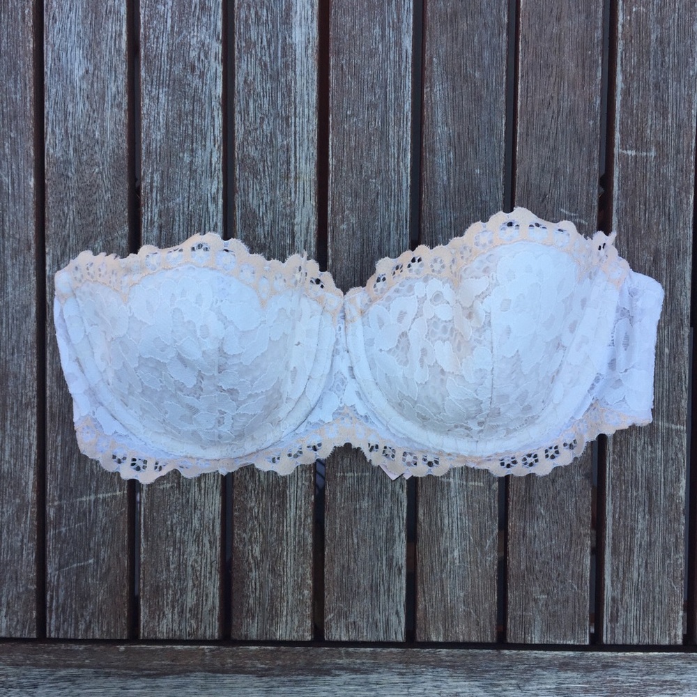 Women’s Victoria Secret Strapless Lace Bra